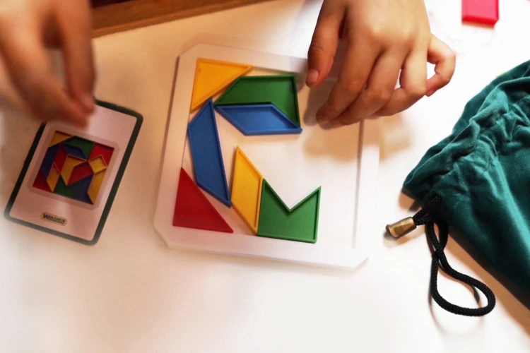 Play&Fun Secret Pocket Tangram Pop Art gra sensoryczna