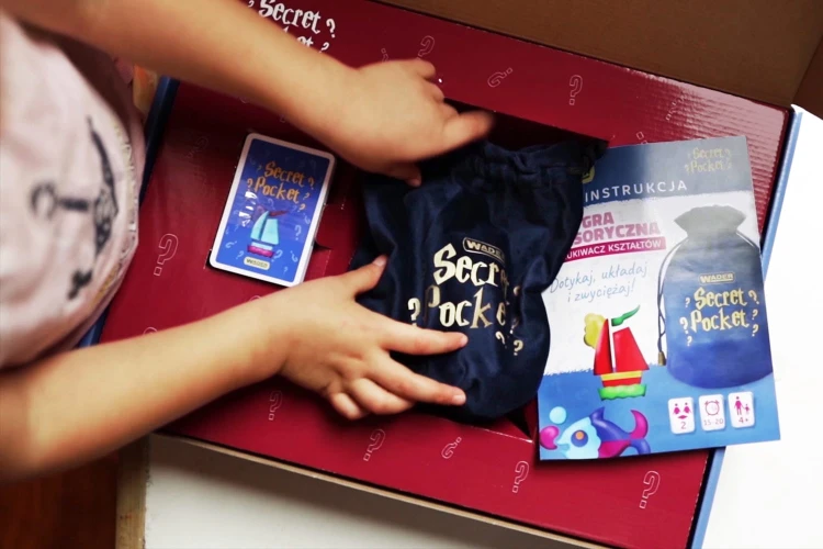 Play&Fun Secret Pocket Poszukiwacz Kształtów gra sensoryczna