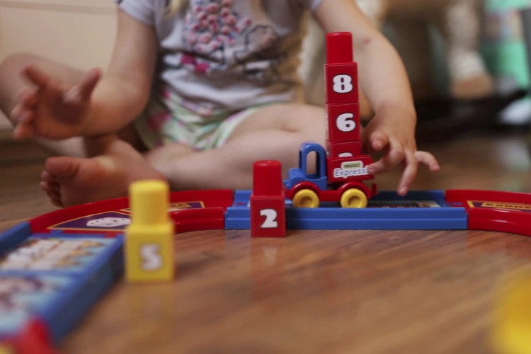Play&Fun Pospiesz się Kurierze! gra rodzinna