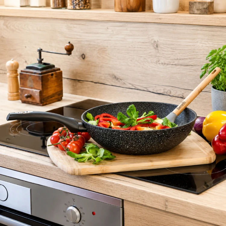 Patelnia głęboka Tivano wok 28 cm non stick na indukcję do dań azjatyckich domu